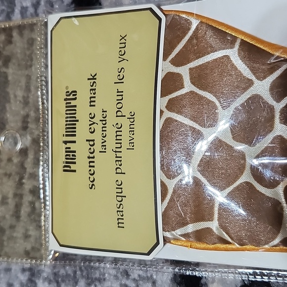 PIER IMPORTS GIRAFFE PRINT LAVENDER EYE MASK & LEOPARD PRINT ROUND STUD EARRINGS - Picture 3 of 11